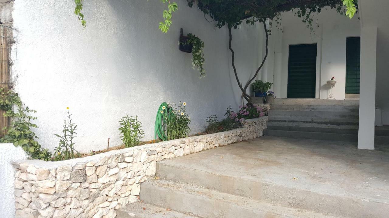 Apartment Cernesa Razanac