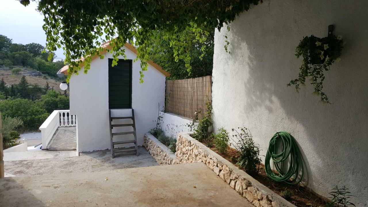 Cernesa Apartment