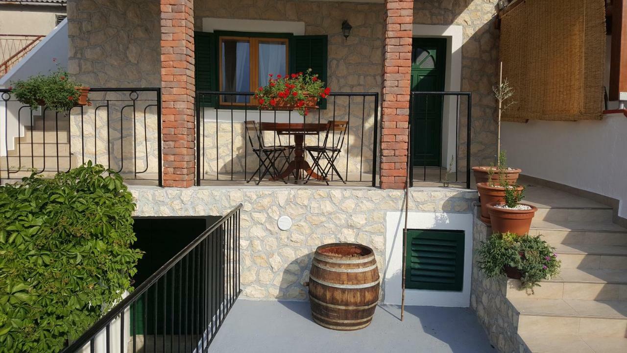 Apartment Cernesa Razanac